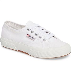 Superga White lace up sneakers size 8